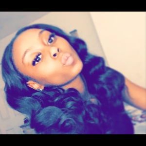 Meet your Posher, Marquisia