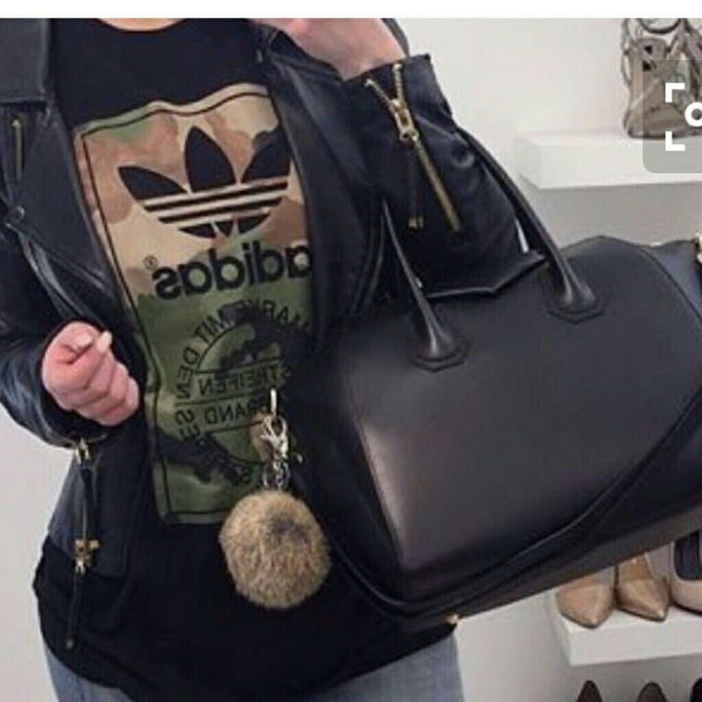 ISO  OF THIS ADIDAS  SHIRT PLEASE HELP!!!!