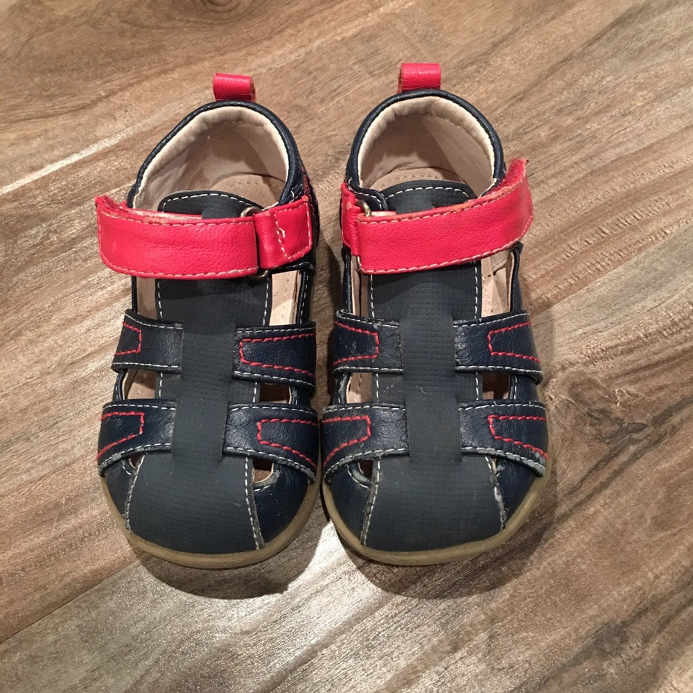 See Kai Run sandals - size 6 toddler