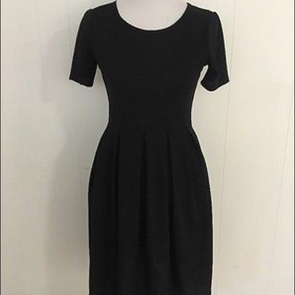 Rare BNWT LulaRoe Amelia Black Size L 💕🦄💕