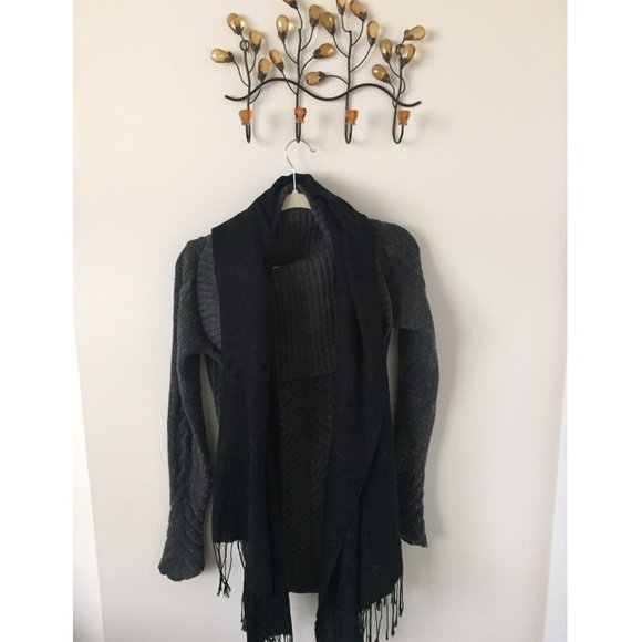 BCBGMaxazria- Wool off the shoulder sweater - Picture 2 of 6