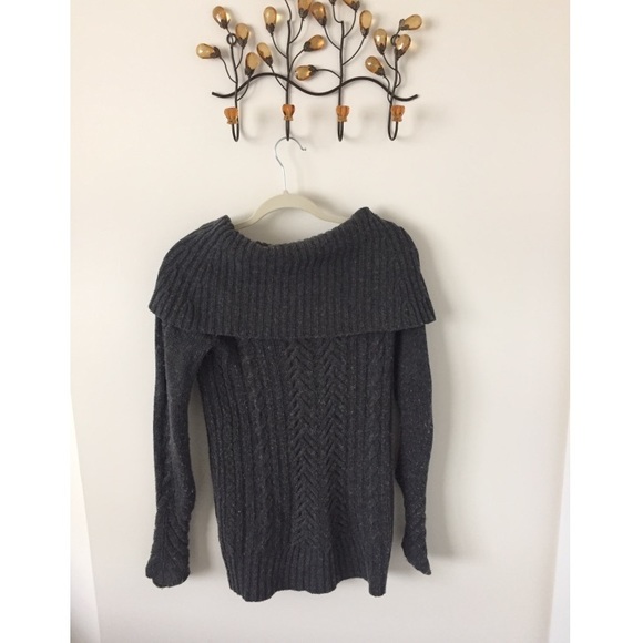 BCBGMaxazria- Wool off the shoulder sweater - Picture 4 of 6