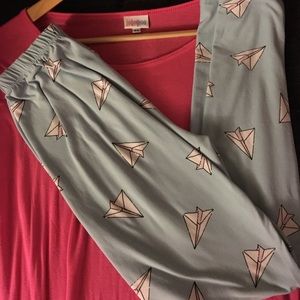 LulaRoe Paper Airplane Leggings.