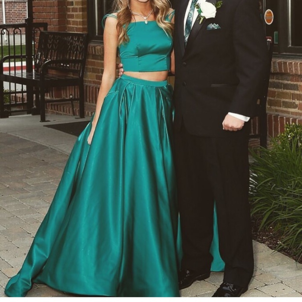 Sherri Hill Emerald Green Two Piece
