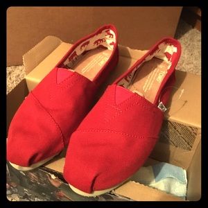 Women's Red Toms
