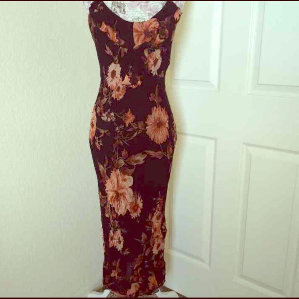 Sale🎉 Black and rust ruffle dress