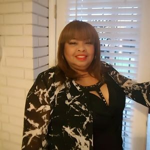 Meet your Posher, Dionne simmons-