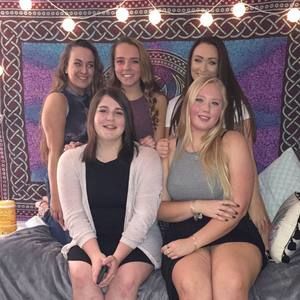 Meet your Posher, Caitlin