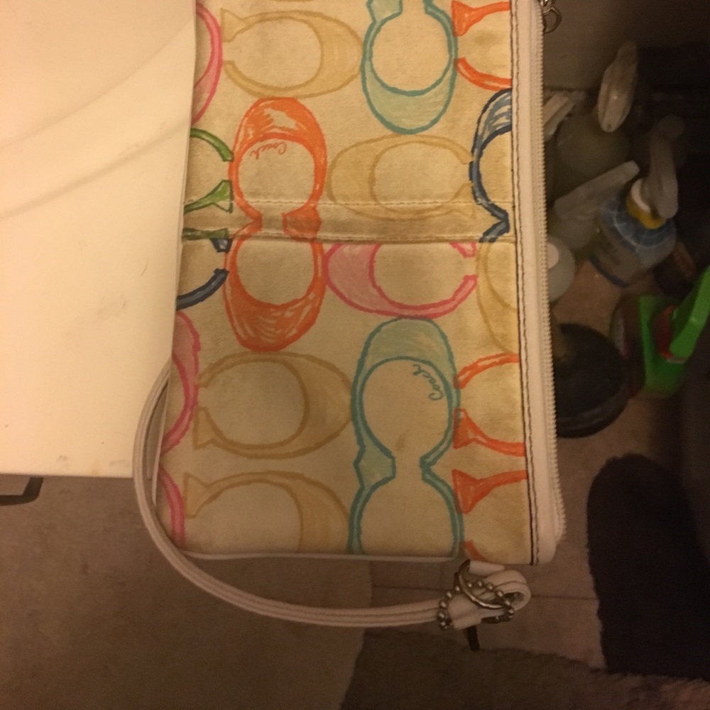 Coach wristlet - Picture 2 of 4