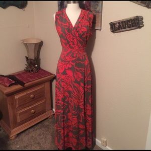 V-Neck Long Sleeveless Maxi Dress