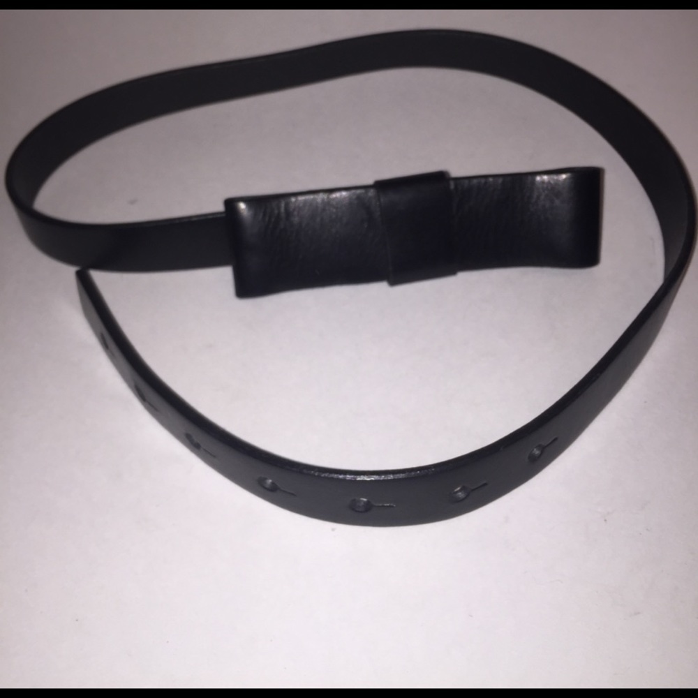 Black Leather Flat Bow Belt