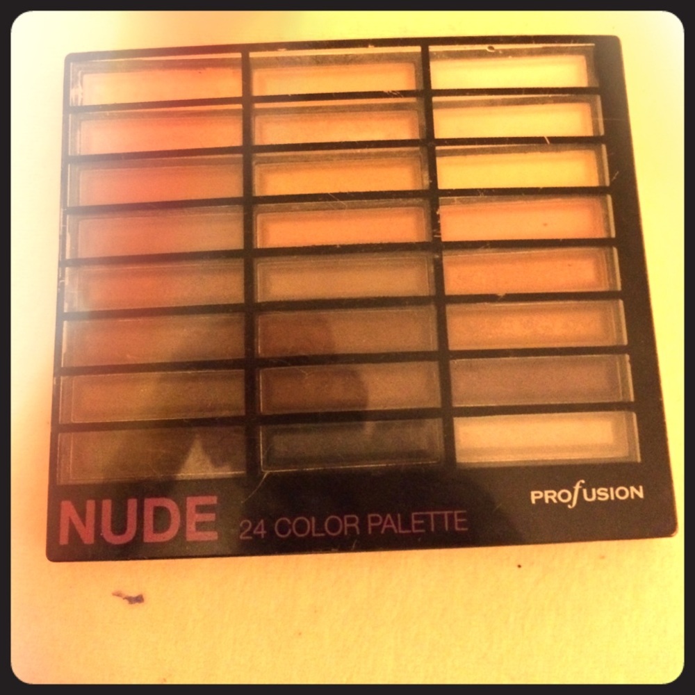 Beautiful pigmented eyeshadow palette ❤