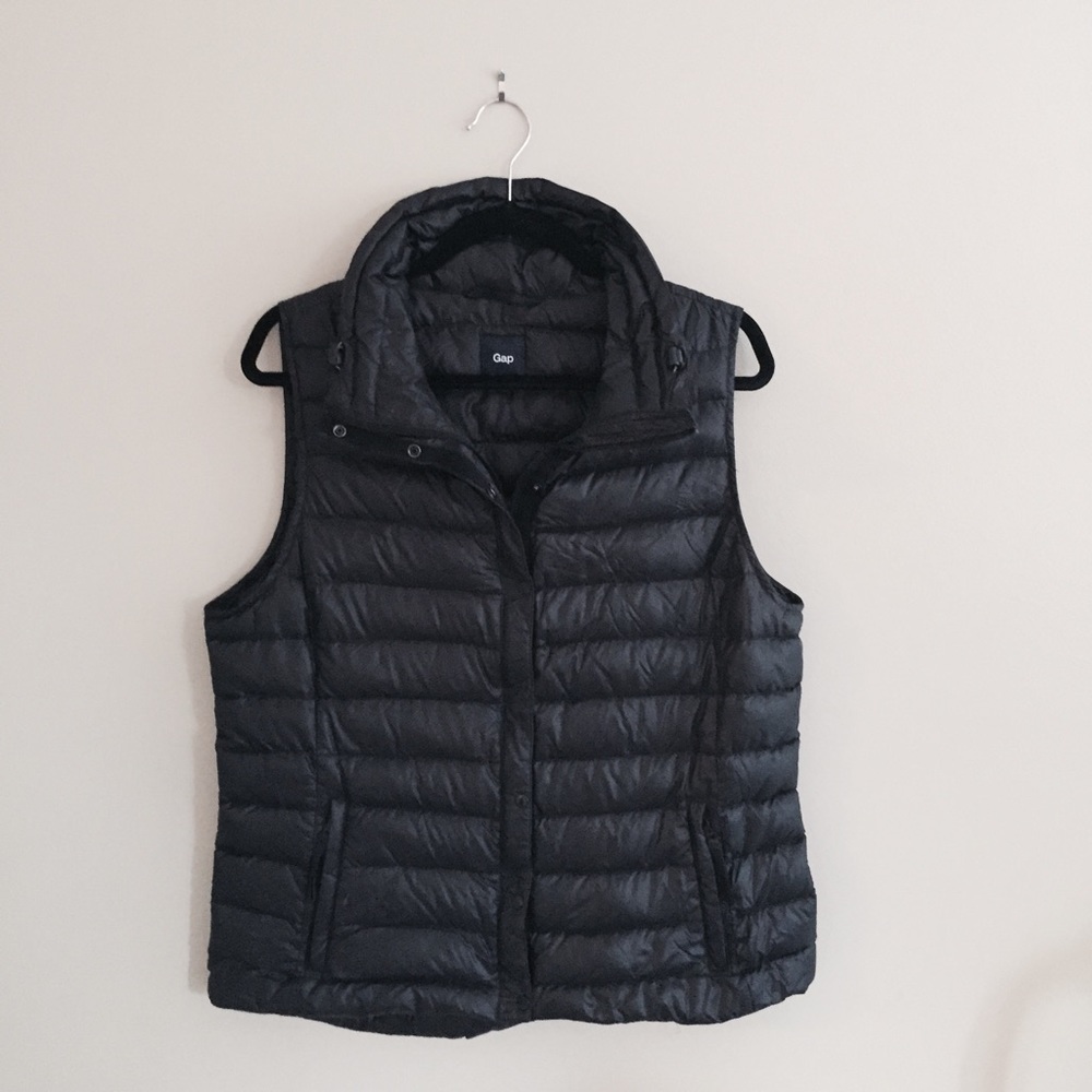 Large Black Puffer Vest