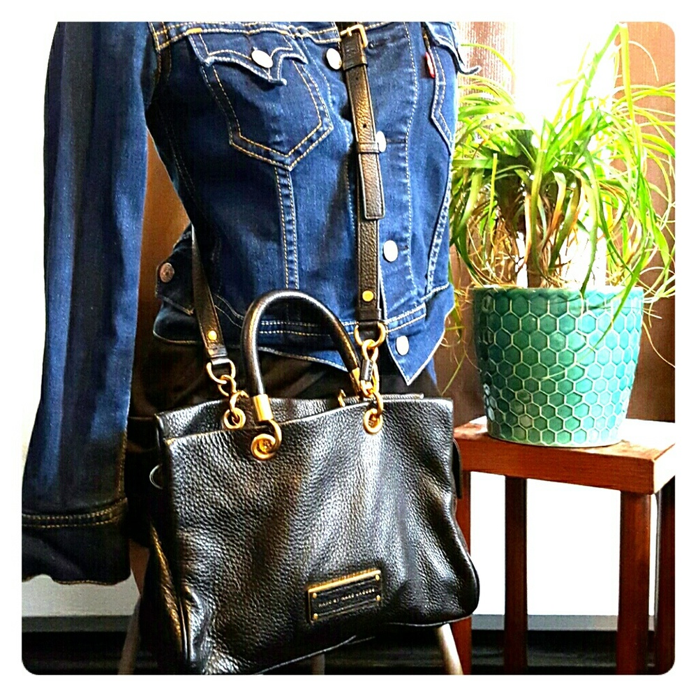 like new! Marc Jacobs Too Hot To Handle Satchel