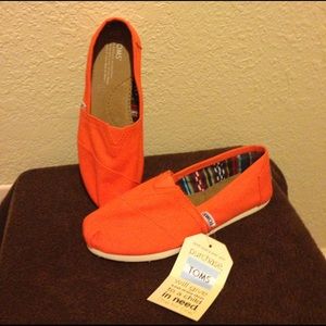 Toms slip on shoes