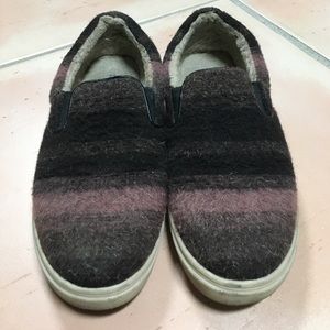 Steve Madden fuzzy slip on sneakers