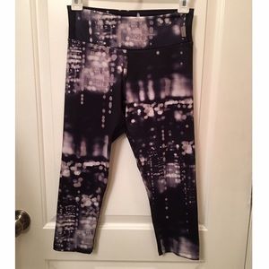 Light reflection athletic/yoga capris