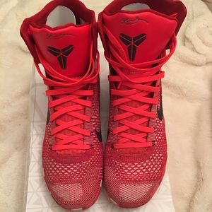 Kobe elite iX (9) xmas edition.  Size 10.5.  VNDS!