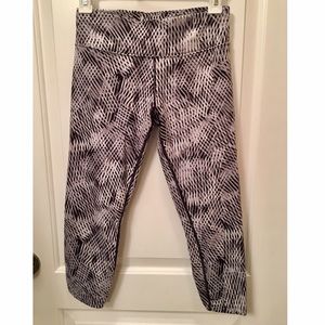 Calvin Klein athletic/yoga capris