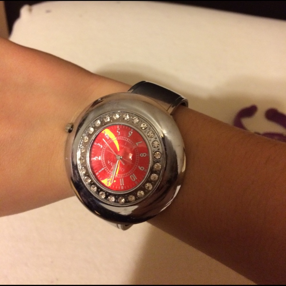 Pretty watch ❤️ - Picture 2 of 3