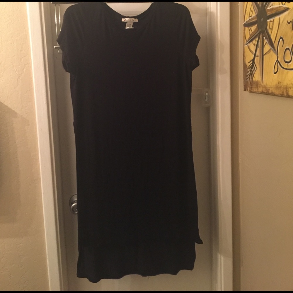 Extra long plain black tee with open sides