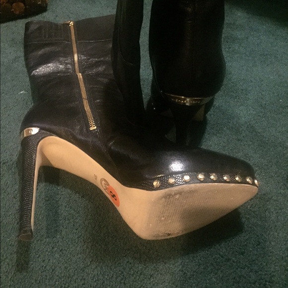 Boots - Picture 2 of 3