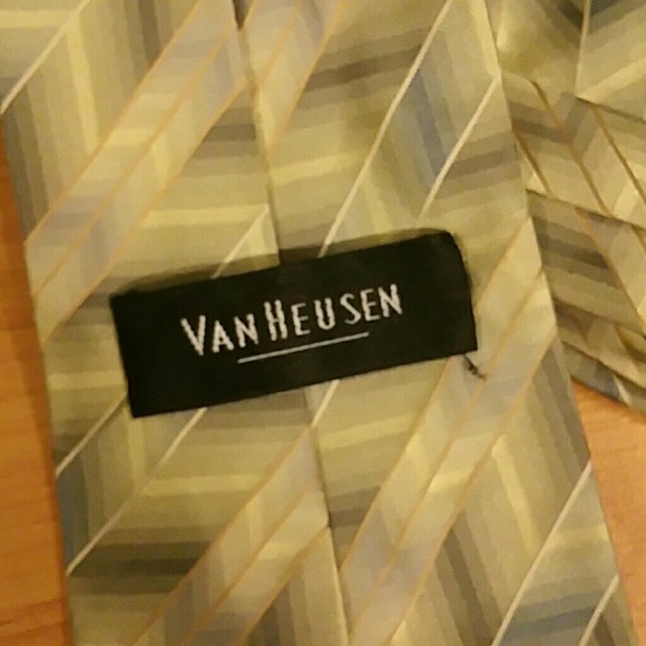 6 Ties Bundle - Picture 4 of 8