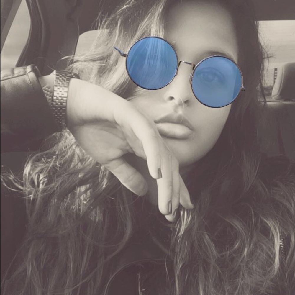 Meet your Posher, Sara