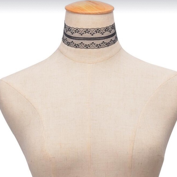 White Thick Lace Choker - Picture 2 of 3