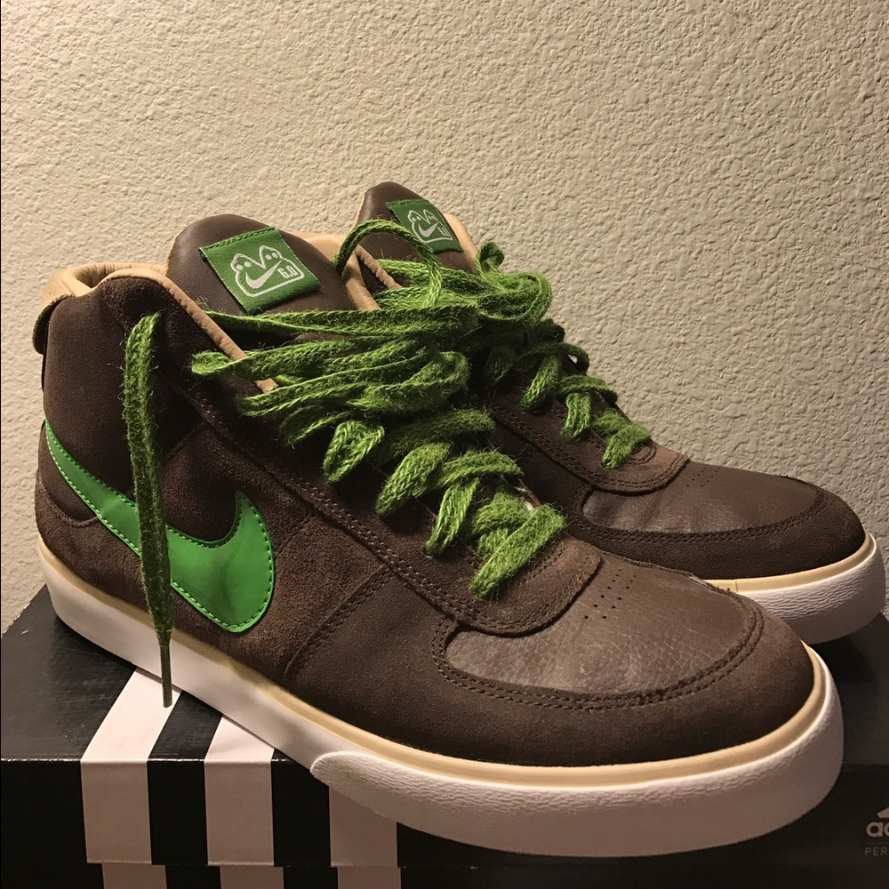 Nike 6.0 Mavrk Brown/Green Skate Shoe (High Top)