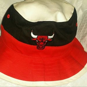 Chicago bull mitchell and ness bucket hat
