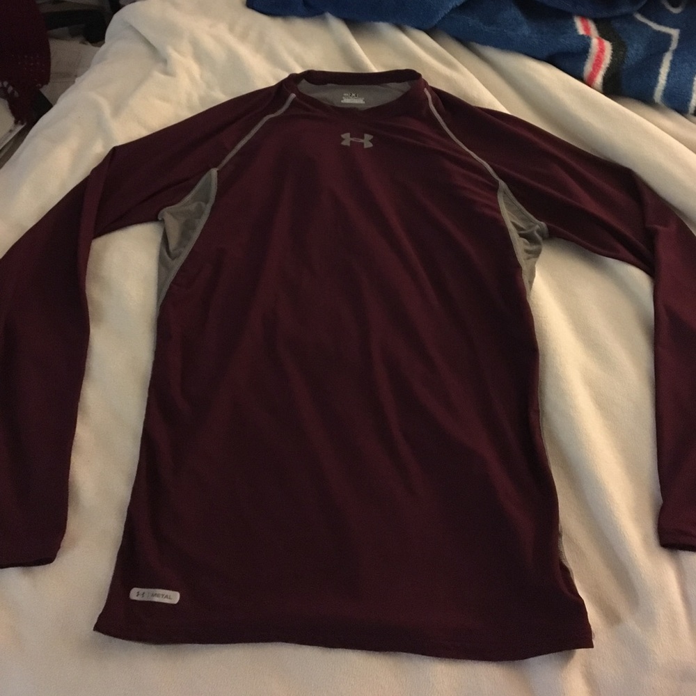 Under Armour dry fit athletic long sleeve shirt