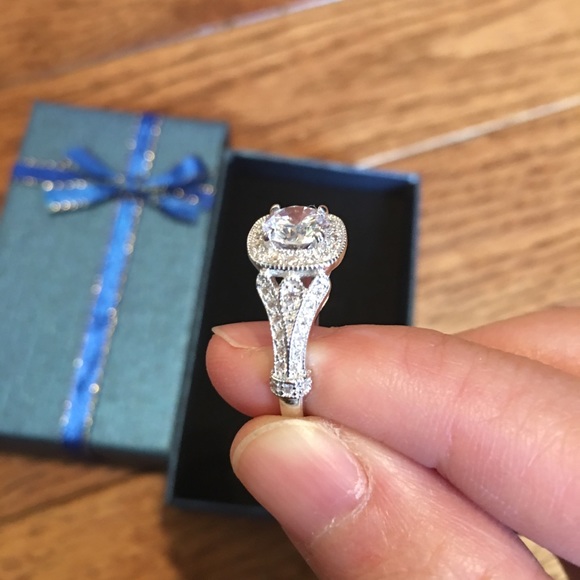 Jewelry - 💕SALE 925 sterling silver engagement promise ring