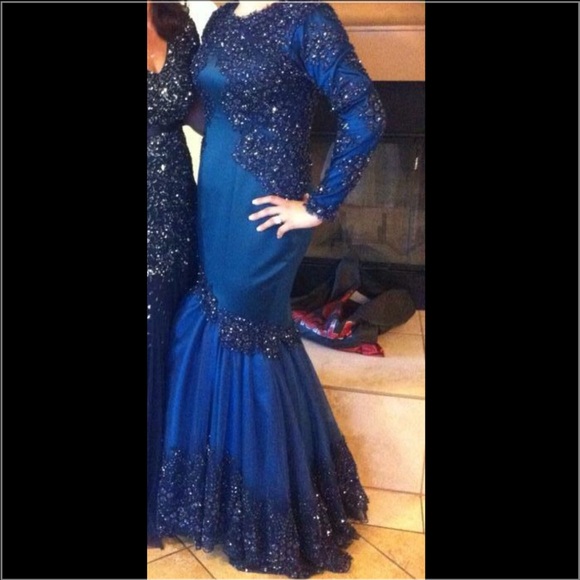 Evening gown/ pageant gown - Picture 2 of 2