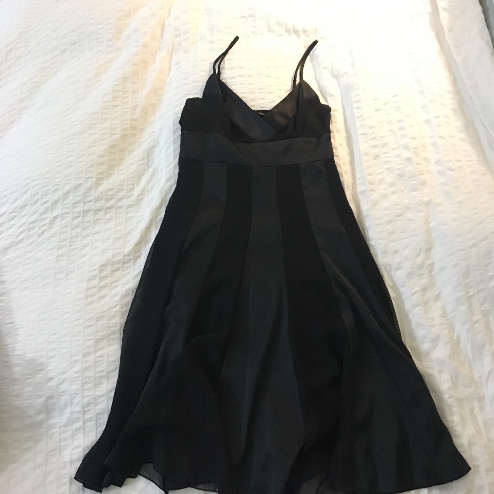 Beautiful black dress!