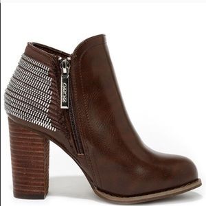 NEW IN BOX Brown stacked heel booties