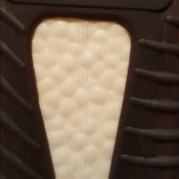 Yeezys size 9.5 Willing to trade for supreme - Picture 6 of 7