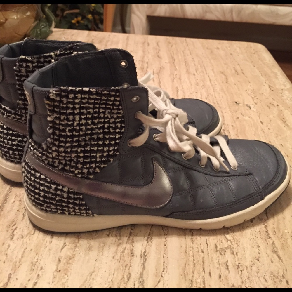 NIKE Gray with Black/White Checkered design