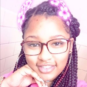 Meet your Posher, Alexis