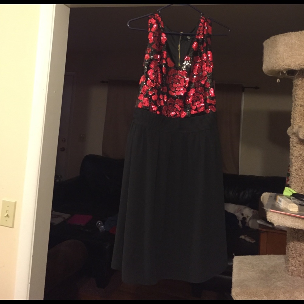 Black and red rose sequined dress
