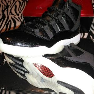 DS AIR JORDAN RETRO XI'S 7210S SIZE 10 OG ALL