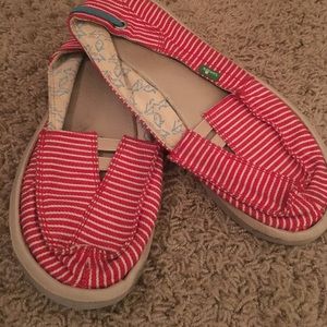 Sanuks red and white