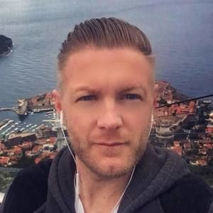 Meet your Posher, Cory