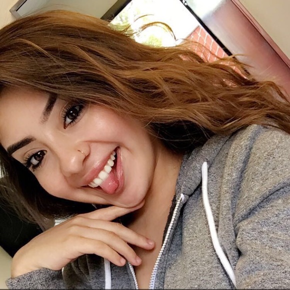 Meet your Posher, Ruth - Picture 1 of 1