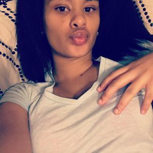 Meet your Posher, Rena