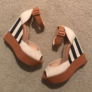 Jessica Simpson Striped wedges