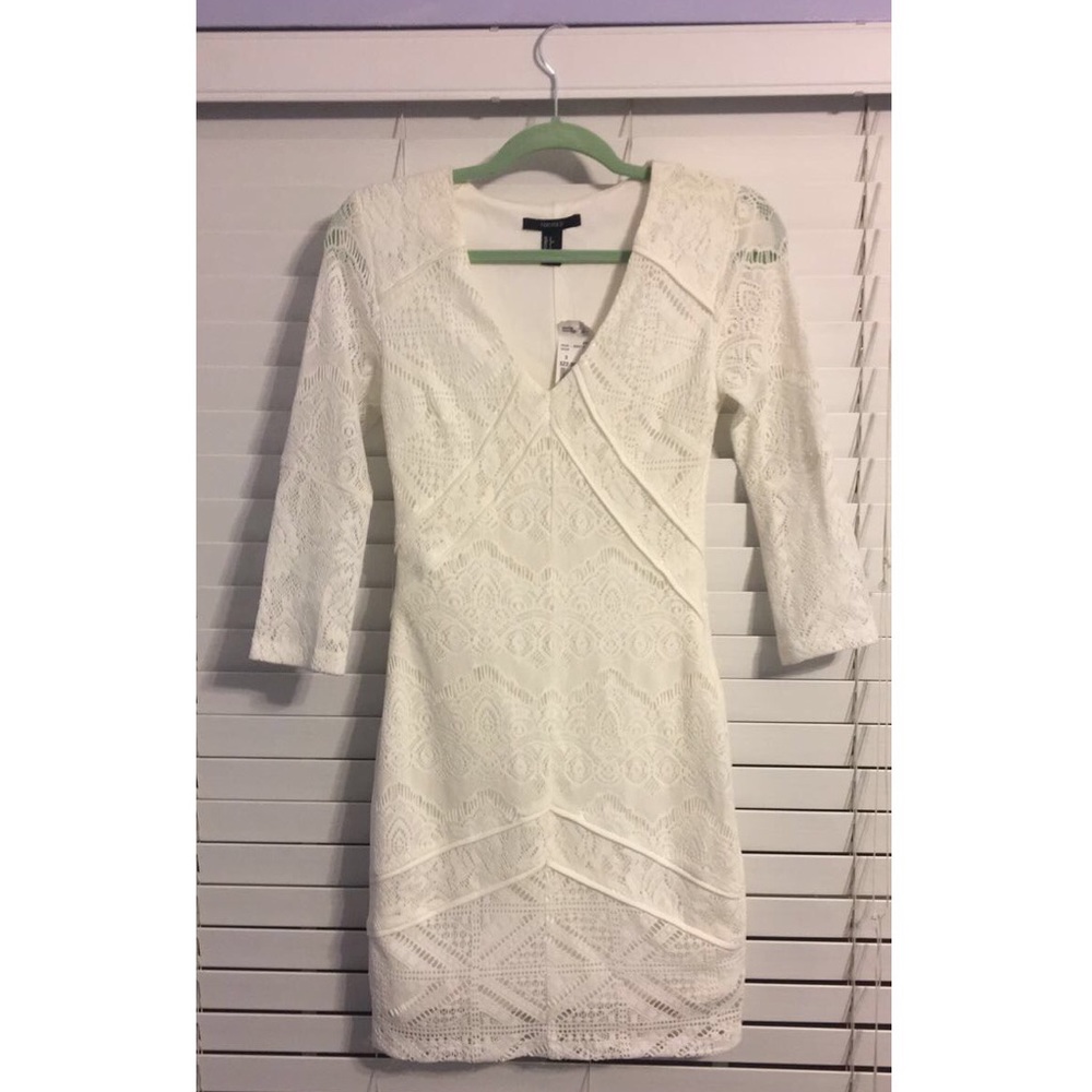 Beige bodycon lace dress