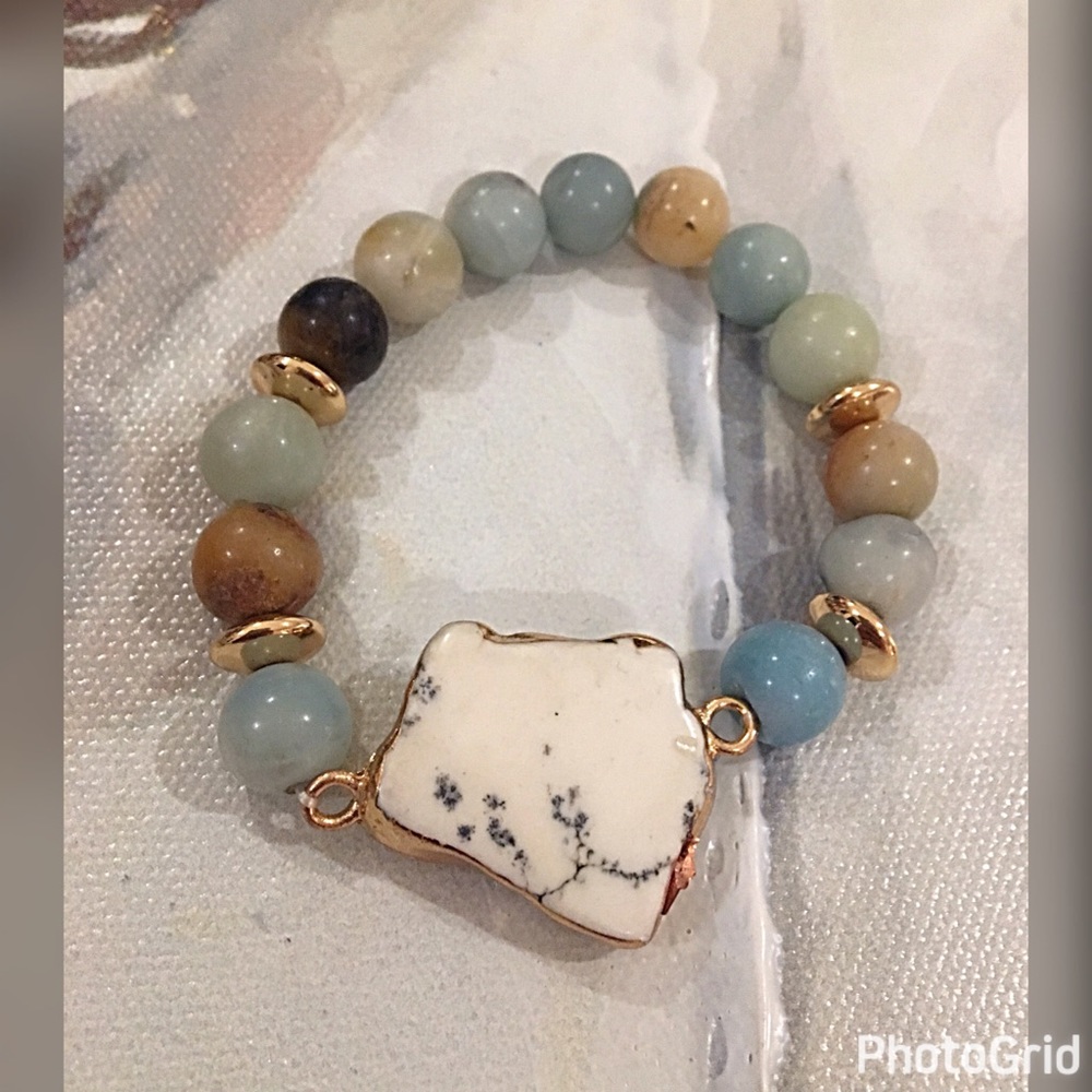 Natural beaded bracelet with stone - Picture 2 of 4