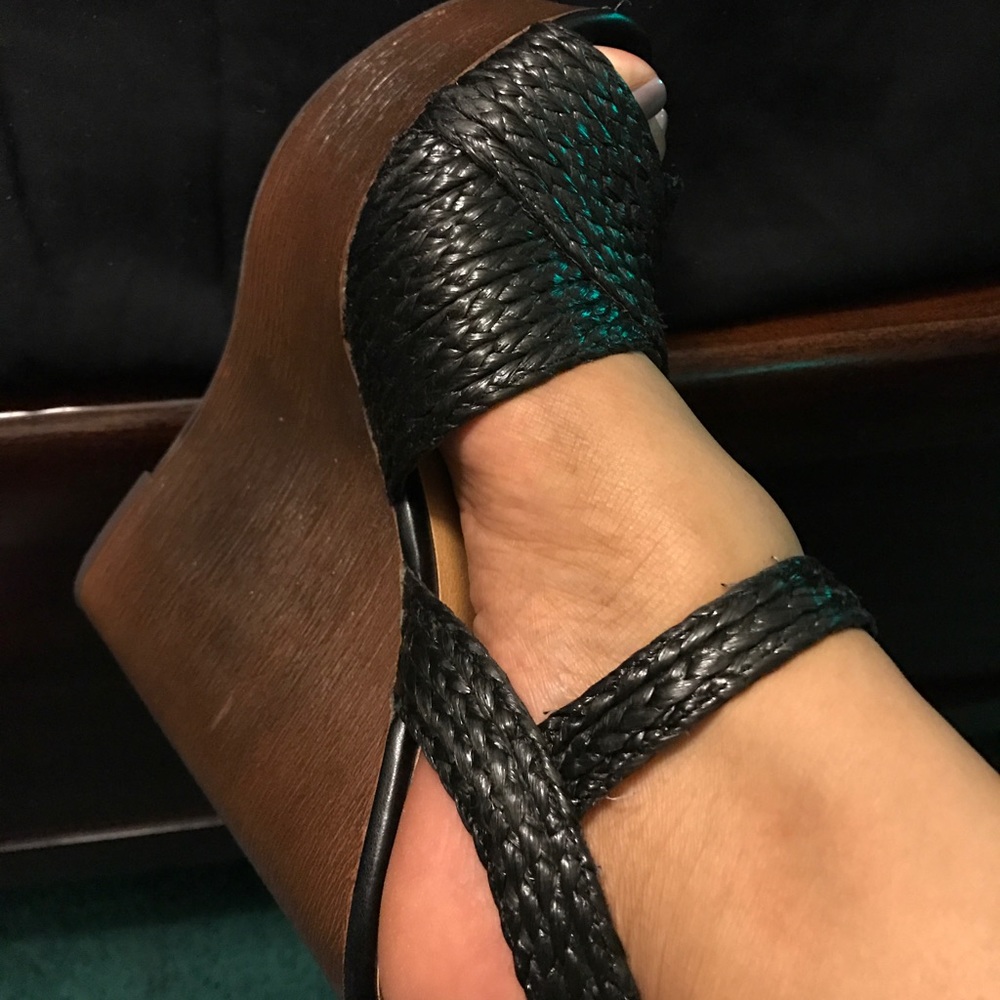 Chinese Laundry Wedges