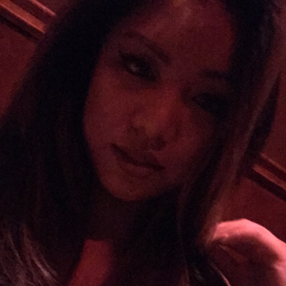 Meet your Posher, Suzette